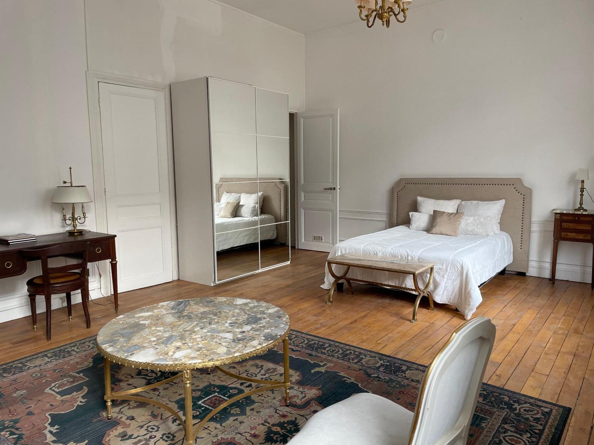 Appartement Paris 7Eme Invalides/ Tour Eiffel 1Er Etage Exterior photo